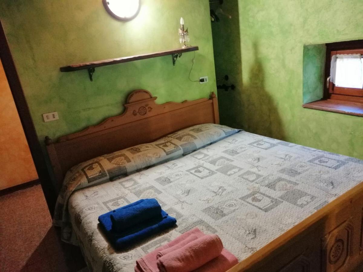 Casa Vacanze La Carbunera Villa Domodossola Exteriör bild