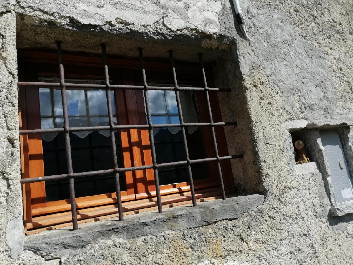 Casa Vacanze La Carbunera Villa Domodossola Exteriör bild